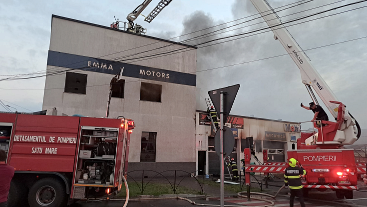 incendiu service auto piata de vechituri 1